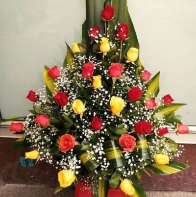 Arreglo Triangular Solo Rosas