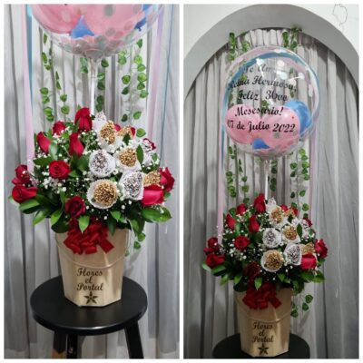 Balde de fresas y flores