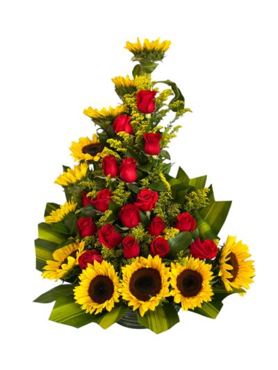 Diseño en L con girasoles y rosas